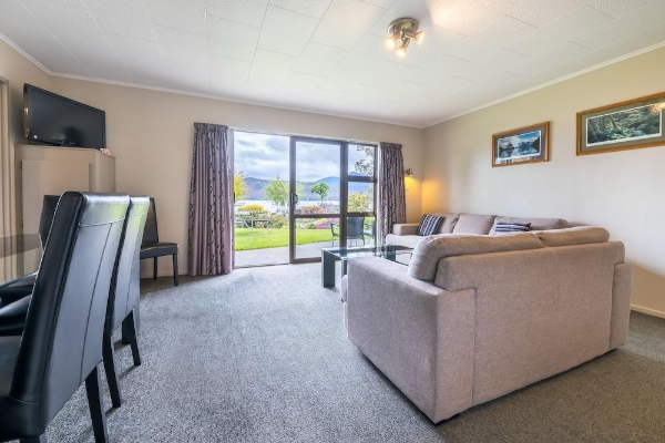 Lakeside Motel and Apartments - Te Anau